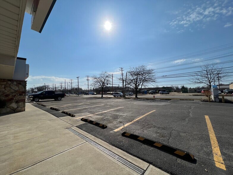 More Photos Of 5867-5873 Mayfield Rd, Mayfield Heights Storefront Retail Office For Lease