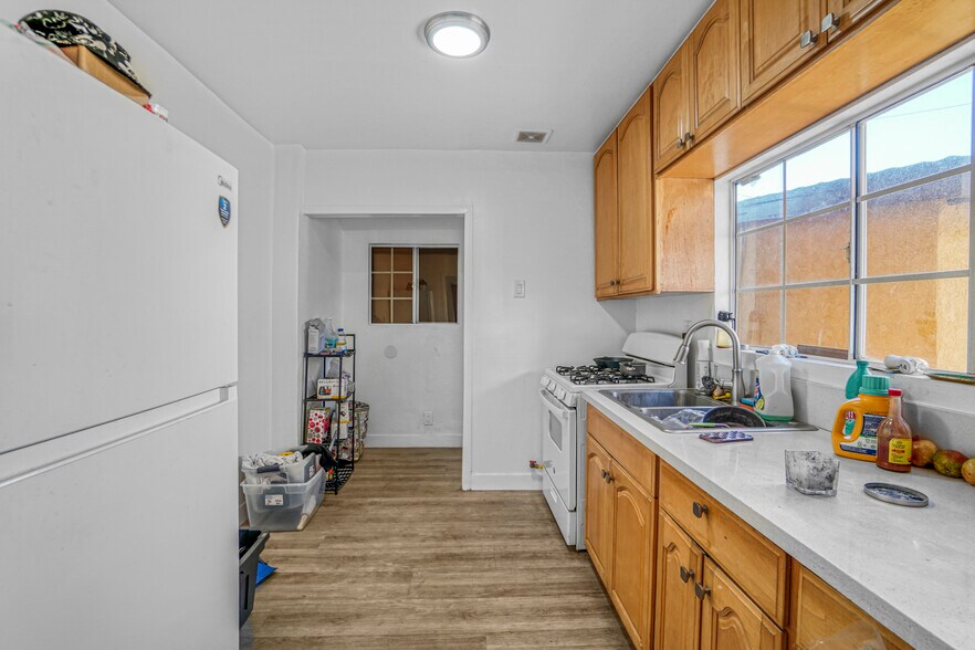 More Photos Of 1548 W 59th Pl, Los Angeles Apartments For Sale