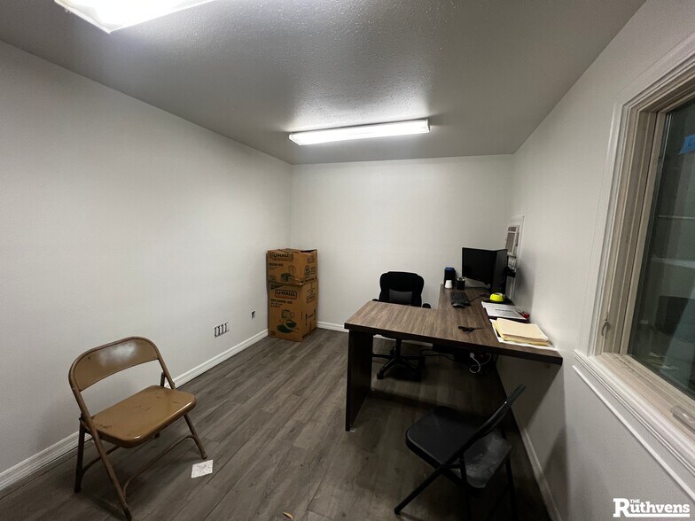 More Photos Of 1715-1727 E Gary Rd, Lakeland Warehouse For Lease