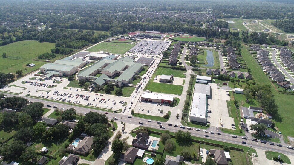 More Photos Of 13253 Highway 73, Geismar Storefront For Lease