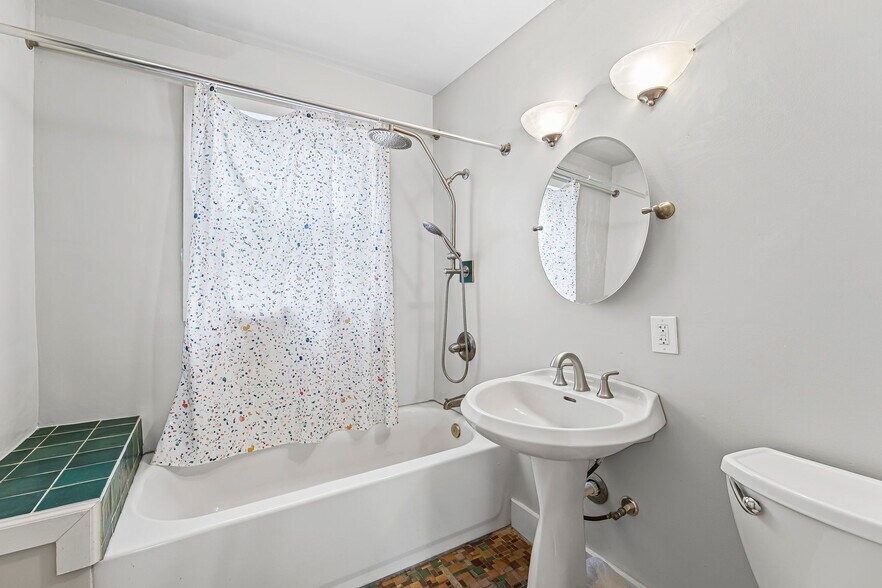 More Photos Of 347 Lawn Ave, Kansas City Apartments For Sale