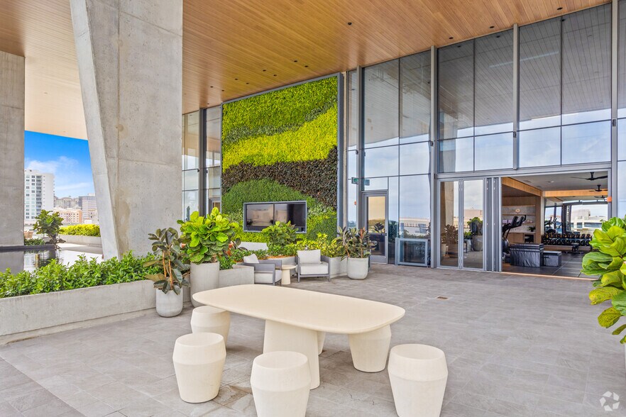 More Photos Of 300 Banyan Blvd, West Palm Beach Unknown For Sale