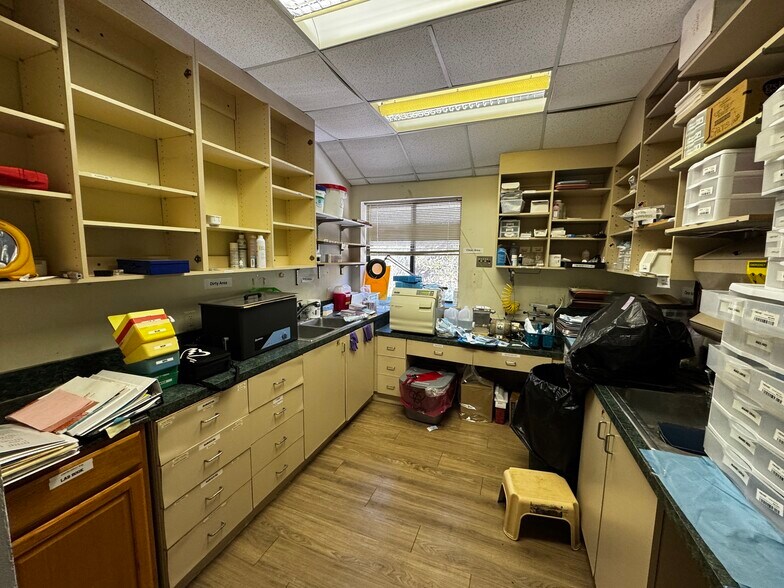 More Photos Of 9776 San Jose Blvd, Jacksonville Medical For Sale