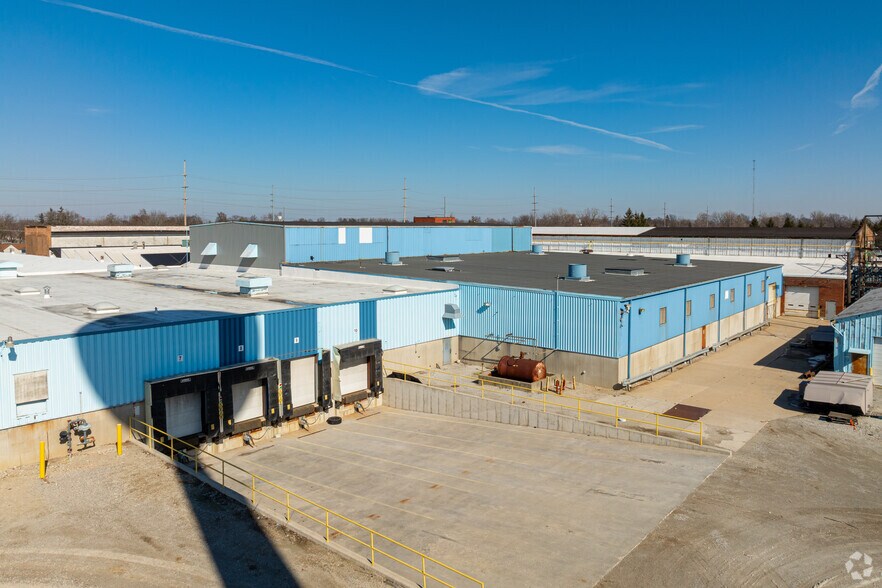 More Photos Of 1600 Wabash Ave, Fort Wayne Distribution For Lease