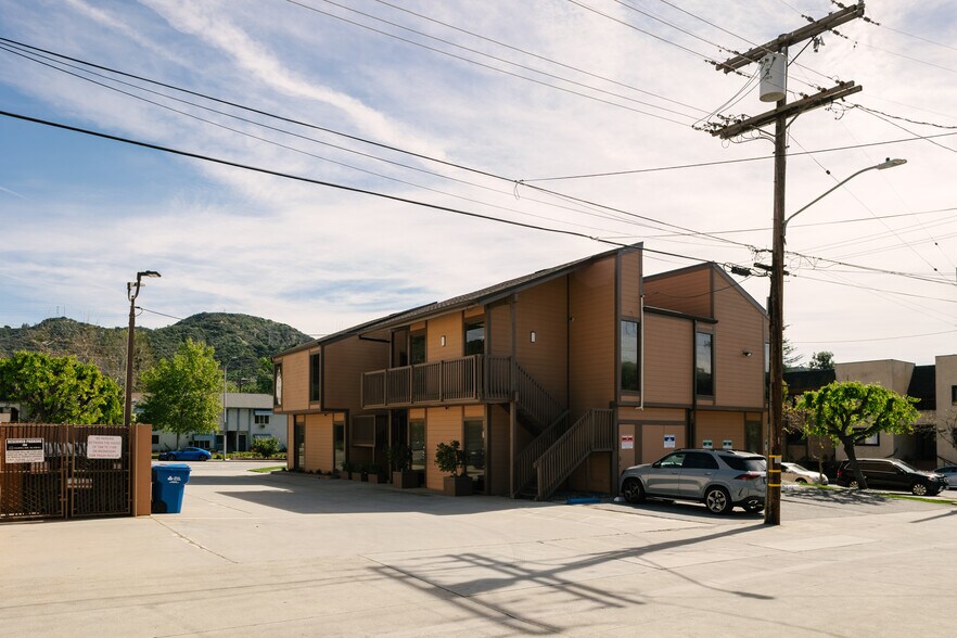 More Photos Of 2505 Canada Blvd, Glendale Office For Lease