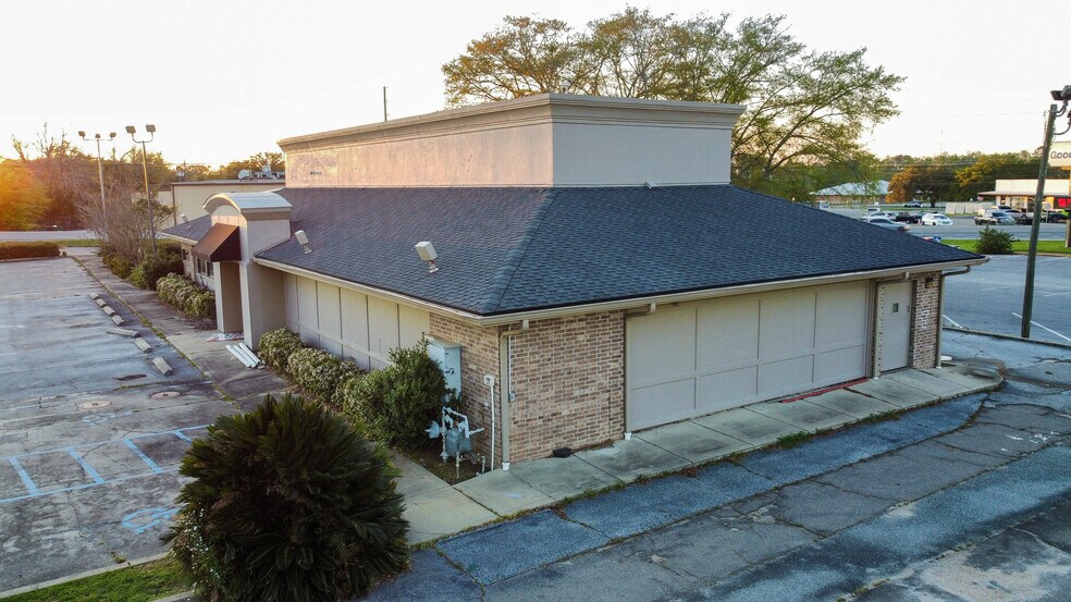 More Photos Of 1329 Main St, Chipley Restaurant For Lease