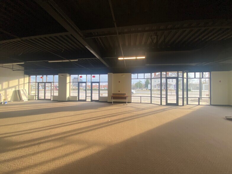 More Photos Of 150 Rowan St, Fayetteville Office For Sale