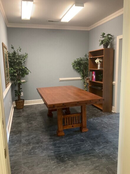 More Photos Of 1345 Garner Ln, Columbia Office For Sale