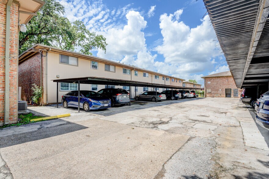 More Photos Of 5704 Edgemoor Dr, Houston Apartments For Sale