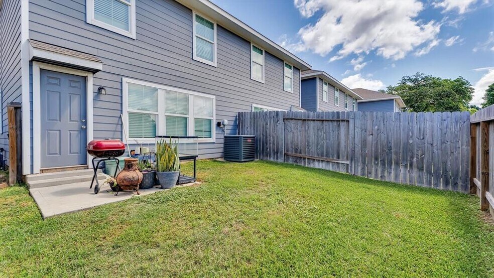 More Photos Of 501 Hines Ave, Willis Apartments For Sale