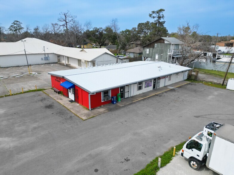 More Photos Of 9007 Irvington Blvd, Houston Freestanding For Sale
