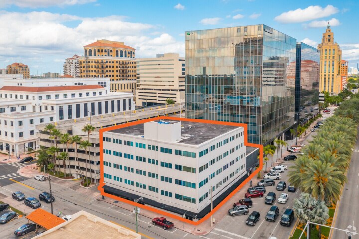 Primary Photo Of 273 Alhambra Cir, Coral Gables Storefront Retail Office For Lease