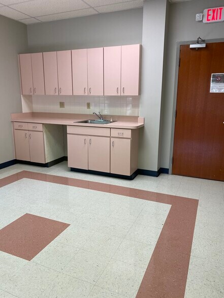 More Photos Of 1810 Mulkey Rd, Austell Medical For Sale