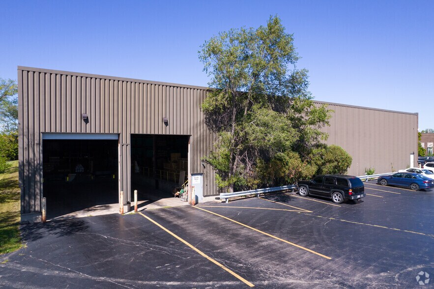More Photos Of 1125 Carnegie St, Rolling Meadows Warehouse For Lease