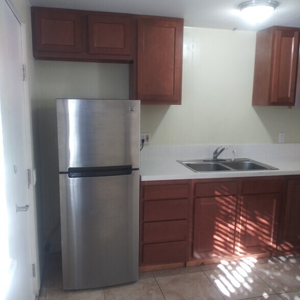 More Photos Of 571 Desert Way, Palm Springs Multifamily For Sale