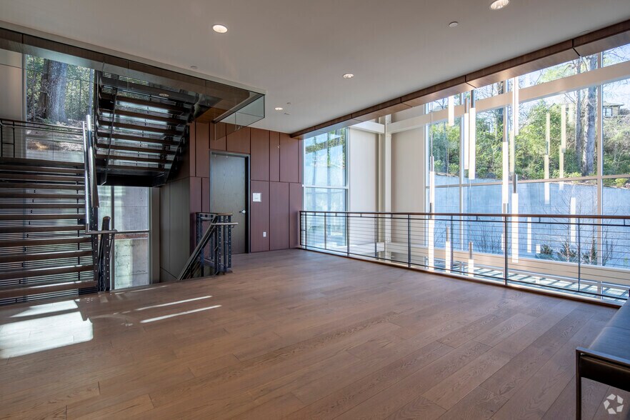 More Photos Of 2101 Old Columbiana Rd, Vestavia Hills Office For Lease