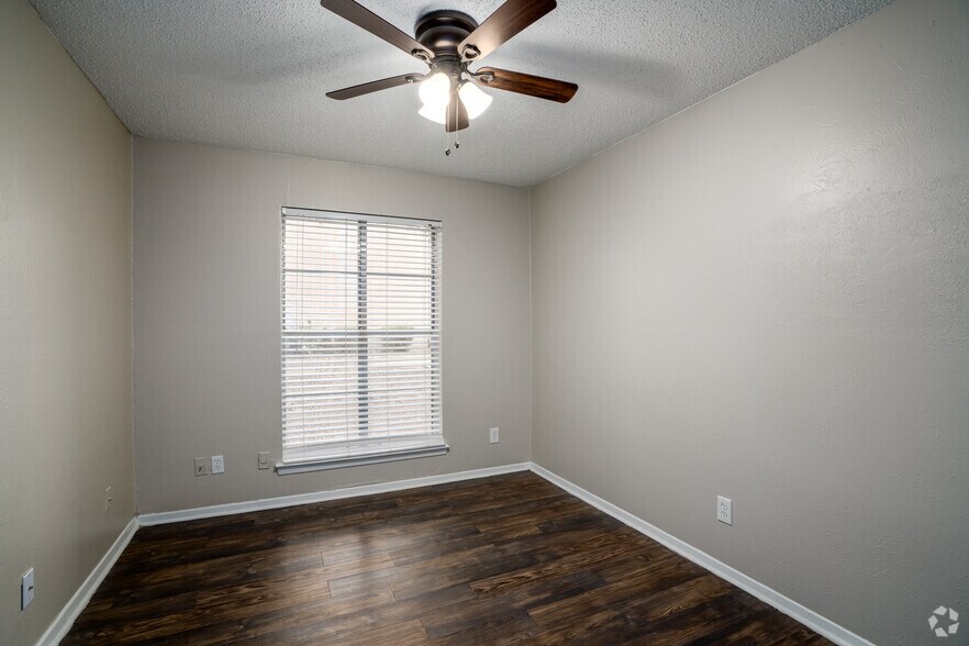 More Photos Of 7301 Sanger Ave, Waco Apartments For Sale