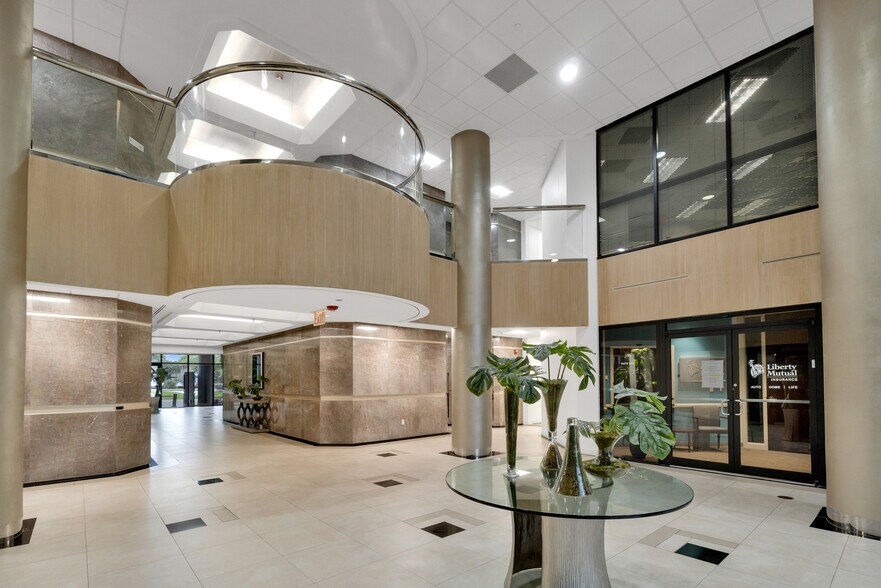 More Photos Of 2101 W Commercial Blvd, Fort Lauderdale Office For Lease