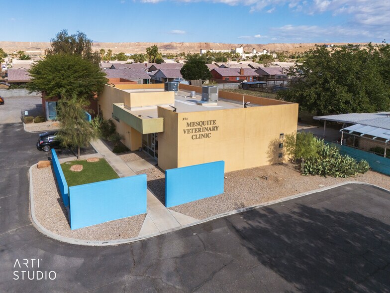 Primary Photo Of 371 Riverside Rd, Mesquite Veterinarian Kennel For Sale