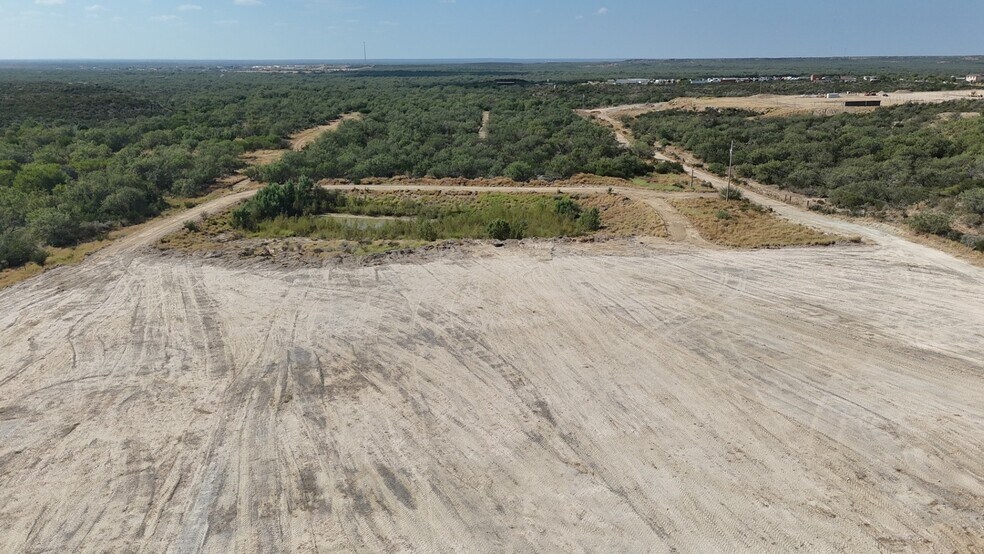 More Photos Of 311 Chicote Rd, Laredo Industrial For Sale