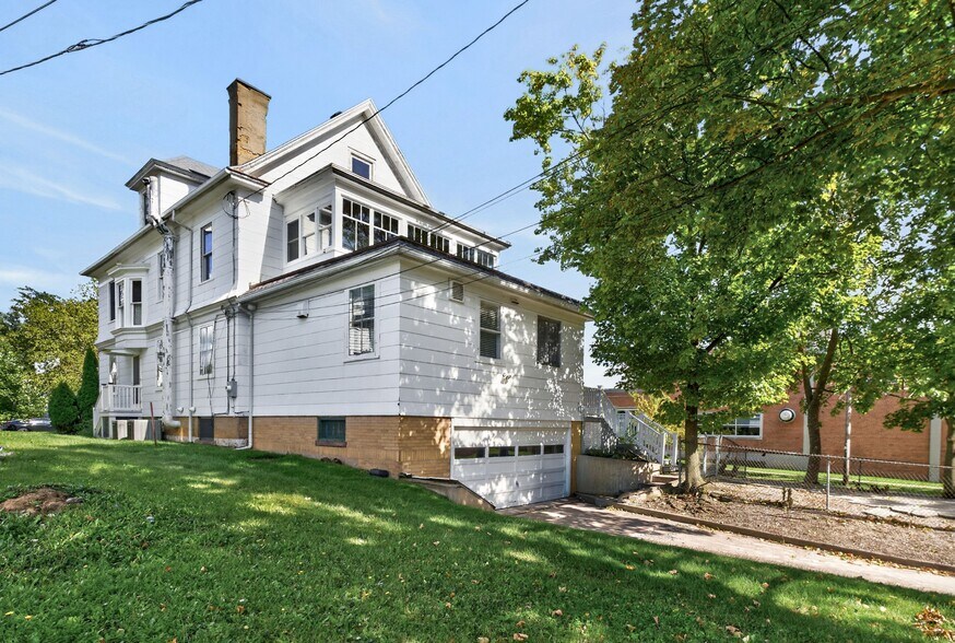 More Photos Of 42 Main Street, Canandaigua Office For Sale