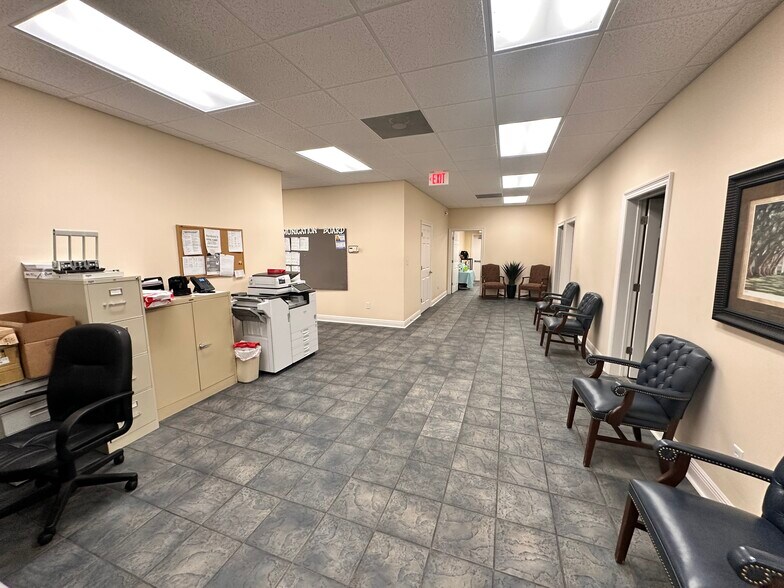 More Photos Of 4509 Hospital St, Pascagoula Office For Sale