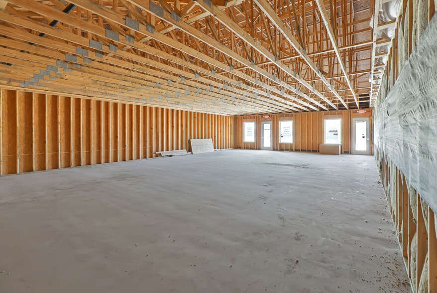 More Photos Of 201 W Main St, Gunter Showroom For Sale