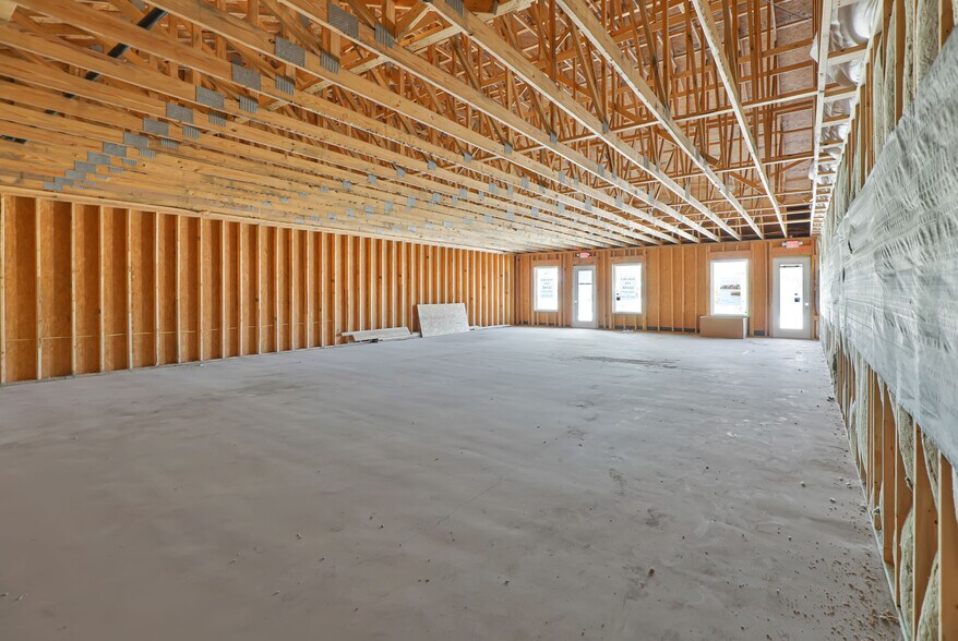 More Photos Of 201 W Main St, Gunter Showroom For Lease