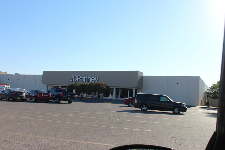 More Photos Of 1317-1401 N Turner St, Hobbs Unknown For Lease