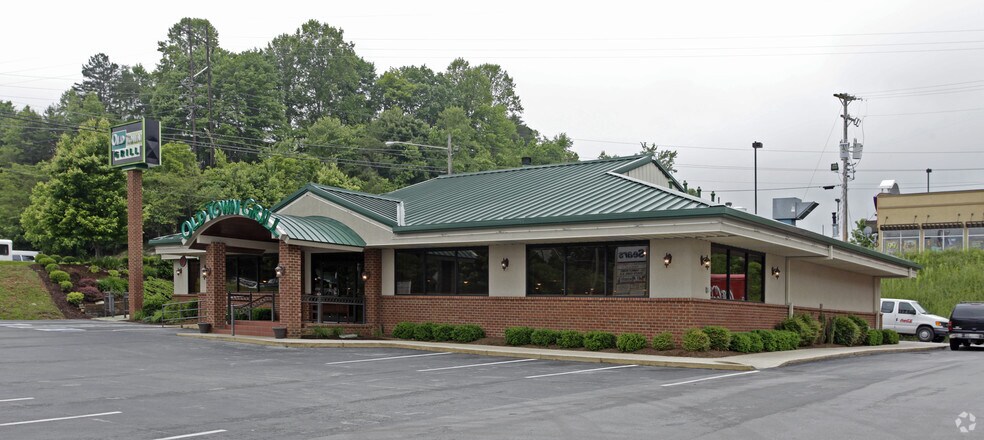 More Photos Of 1440-1446 N Broad St, Tazewell Unknown For Lease