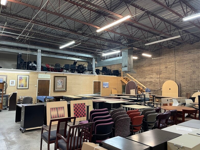 More Photos Of 1007 Norwalk St, Greensboro Warehouse For Lease