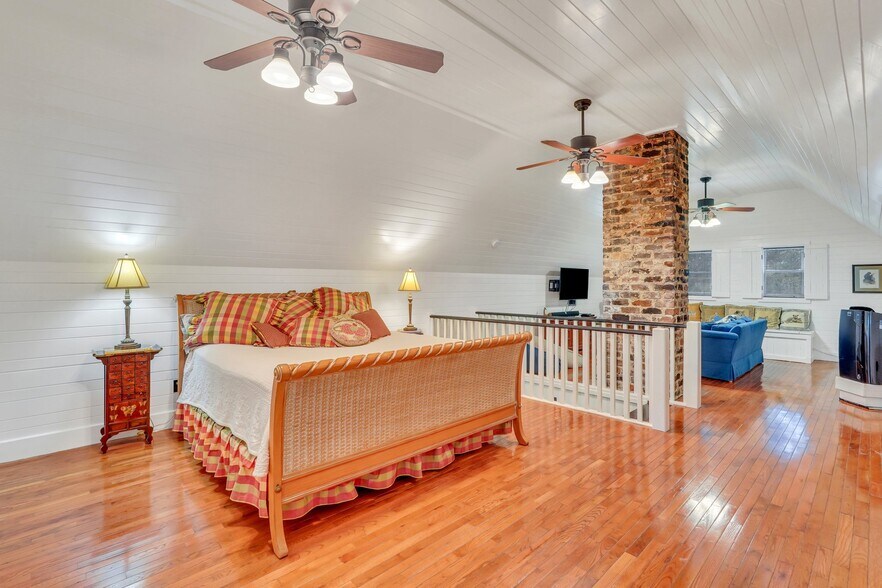 More Photos Of 1871 GA Highway 99, Brunswick Specialty For Sale