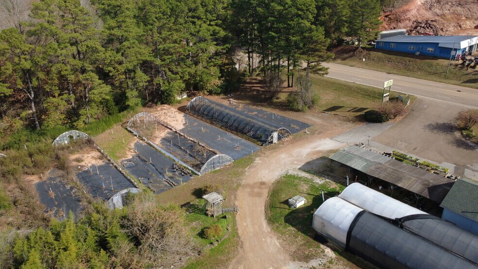 More Photos Of 826 Broad N st, Lexington Storefront For Sale