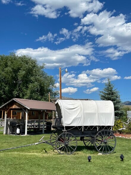 More Photos Of 540 N Main St, Melrose Hotel For Sale