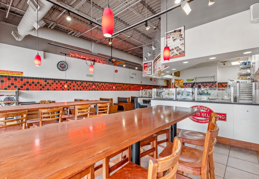 More Photos Of 11500 Midlothian Tpke, Richmond General Retail For Lease