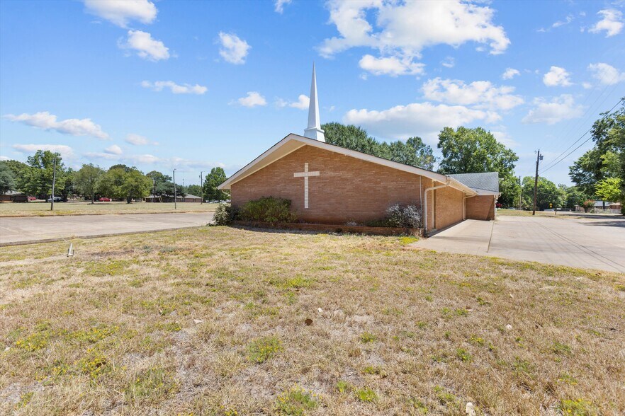 More Photos Of 201 Ragland St, Palestine Religious Facility For Sale
