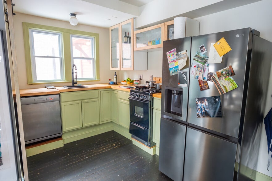 More Photos Of 8 Pearl St, Kingston Loft Creative Space For Sale