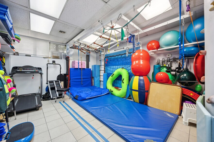 More Photos Of 4221 Francis Lewis Blvd, Bayside Medical For Sale