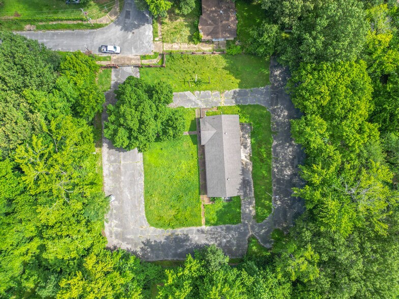 More Photos Of 2465 Millbrook Ave, Memphis Specialty For Sale