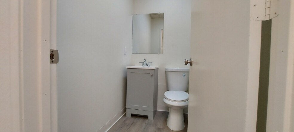 More Photos Of 367 Del Norte Ave, Yuba City Office For Lease