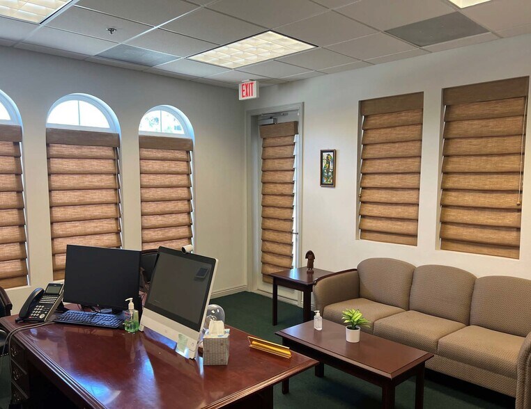 More Photos Of 9300 Laurel Canyon Blvd, Pacoima Office For Sale