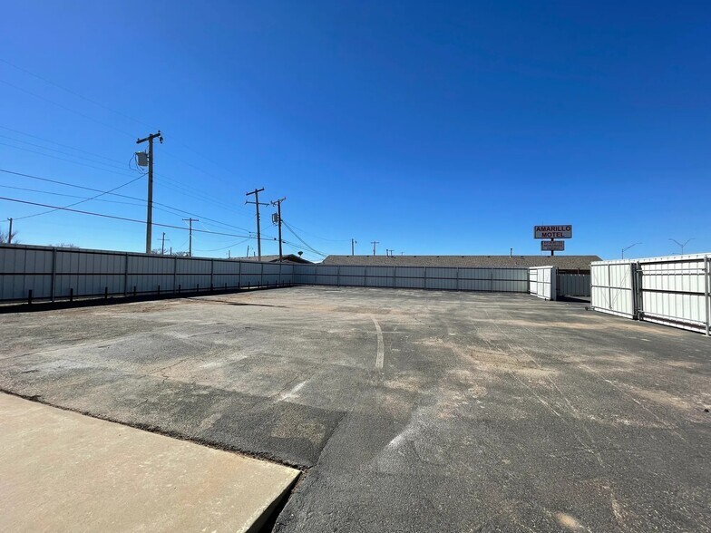 More Photos Of 4033 Canyon Dr, Amarillo Office For Lease