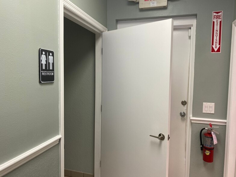 More Photos Of 15437 S US Highway 441, Summerfield Medical For Lease