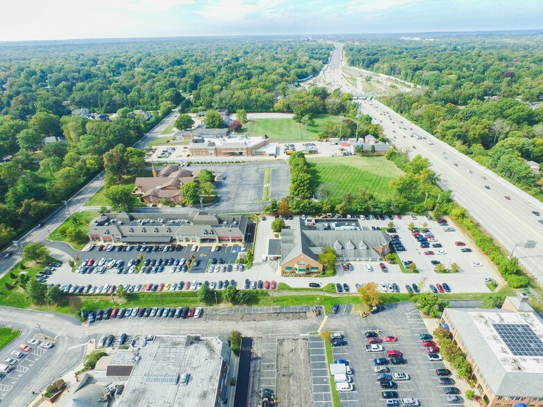 More Photos Of 10435 Clayton Rd, Frontenac Medical For Lease
