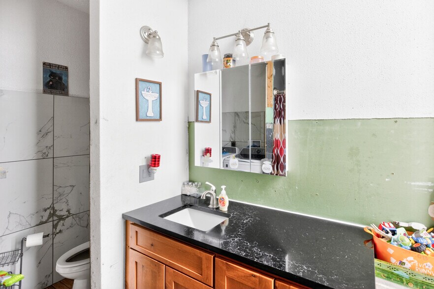 More Photos Of 100 Main St, Moro Specialty For Sale