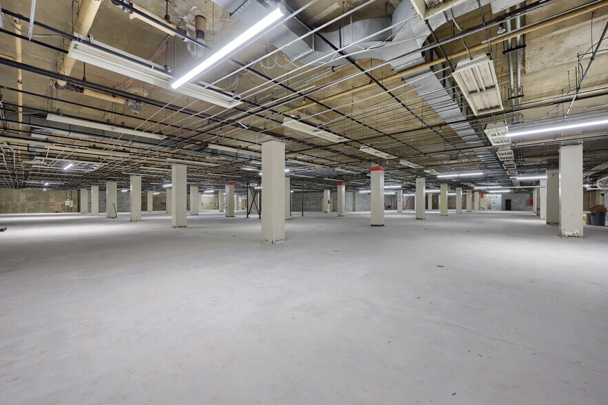 More Photos Of 1515 Lititz Pike, Lancaster Storefront For Lease