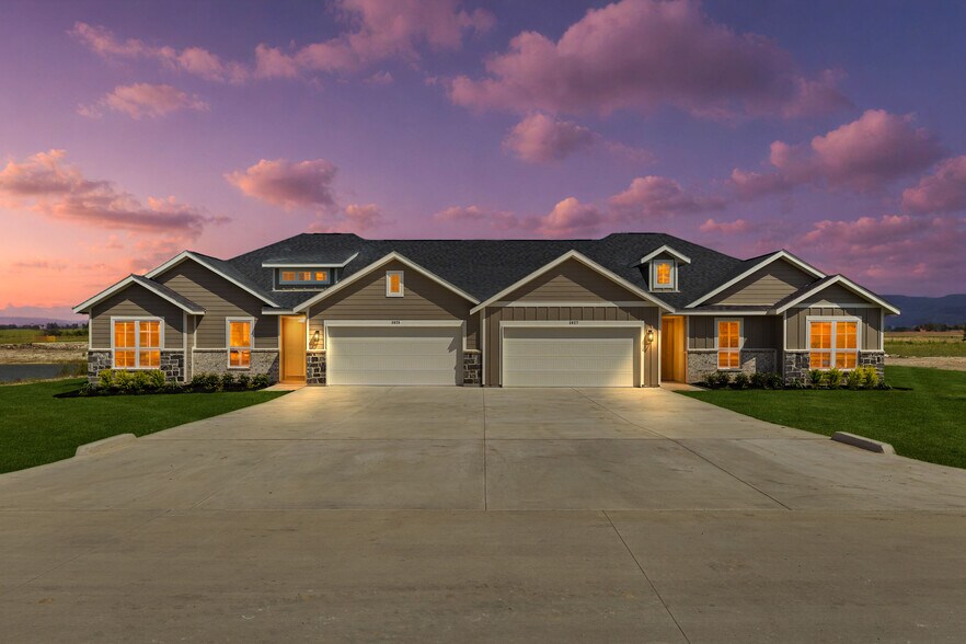 Primary Photo Of 4059 Clovis St, Midlothian Multifamily For Sale