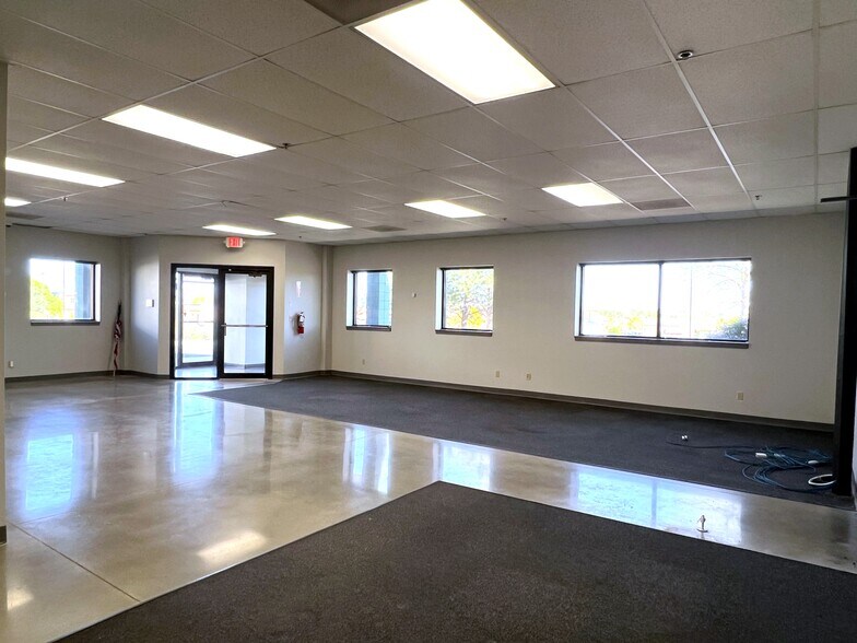 More Photos Of 1650 Skyway Dr, Longmont Manufacturing For Sale