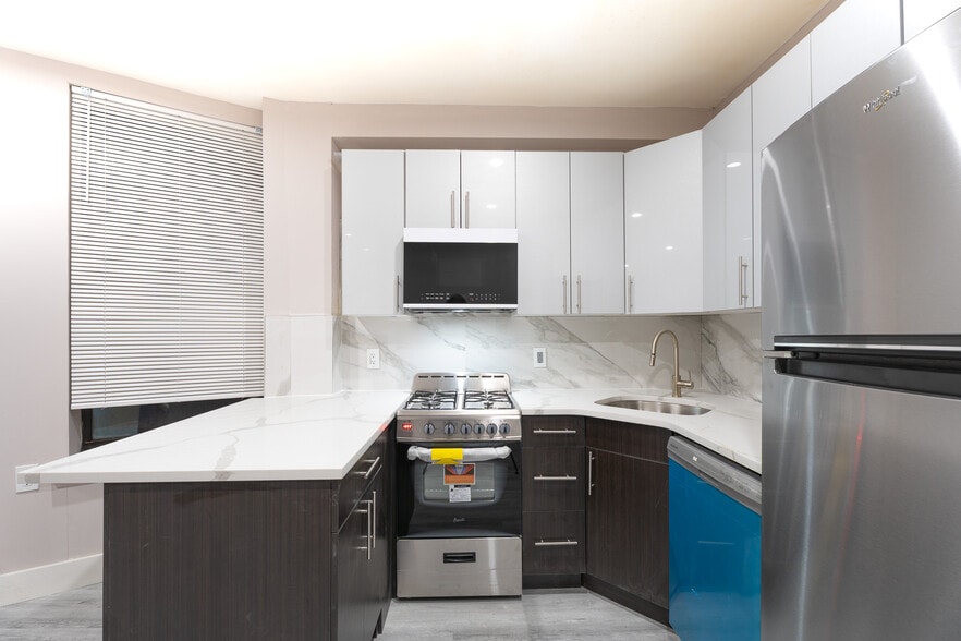 More Photos Of 950-952 Bergen St, Brooklyn Apartments For Sale