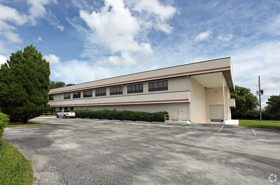 More Photos Of 4190 Corporate Ct, Palm Harbor Warehouse For Lease
